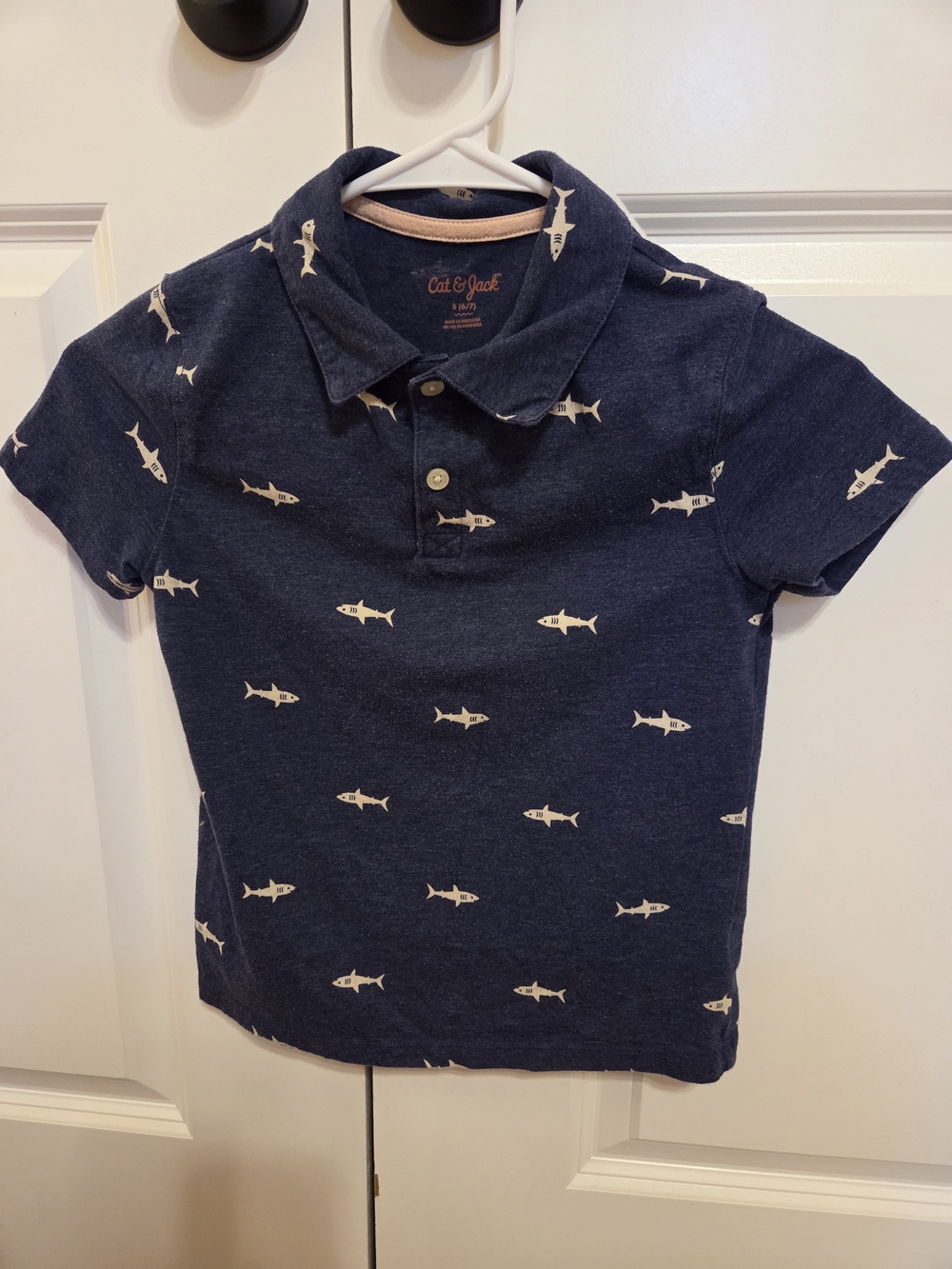 Cat & Jack Navy Polo with White Shark Print Boy's Size Small 6/7